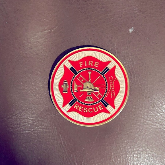 Fire Rescue Medallion Fire Fighter - Picture 1 of 2